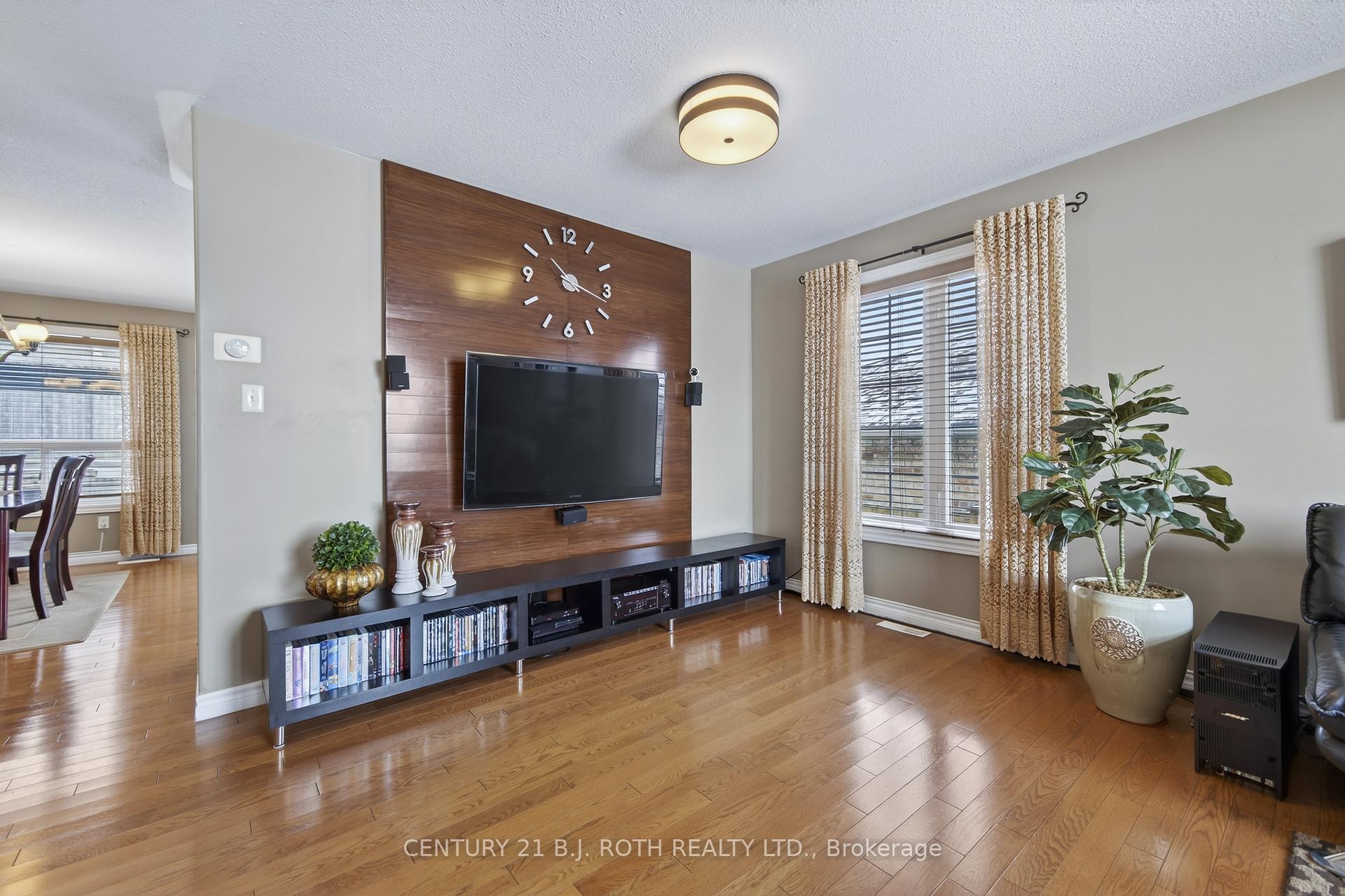 115 Lion's Gate Boulevard