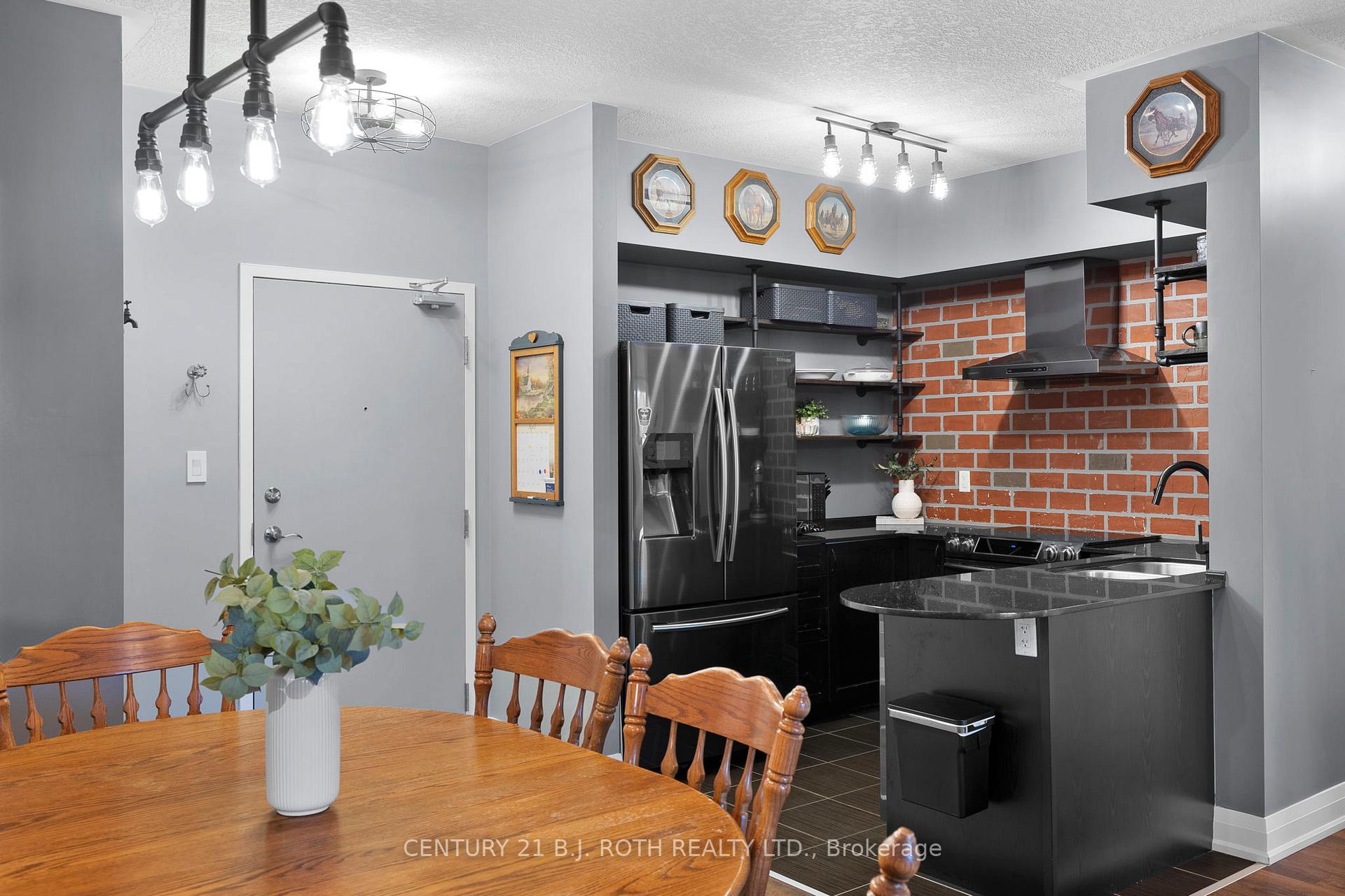 5 Greenwich Street 207