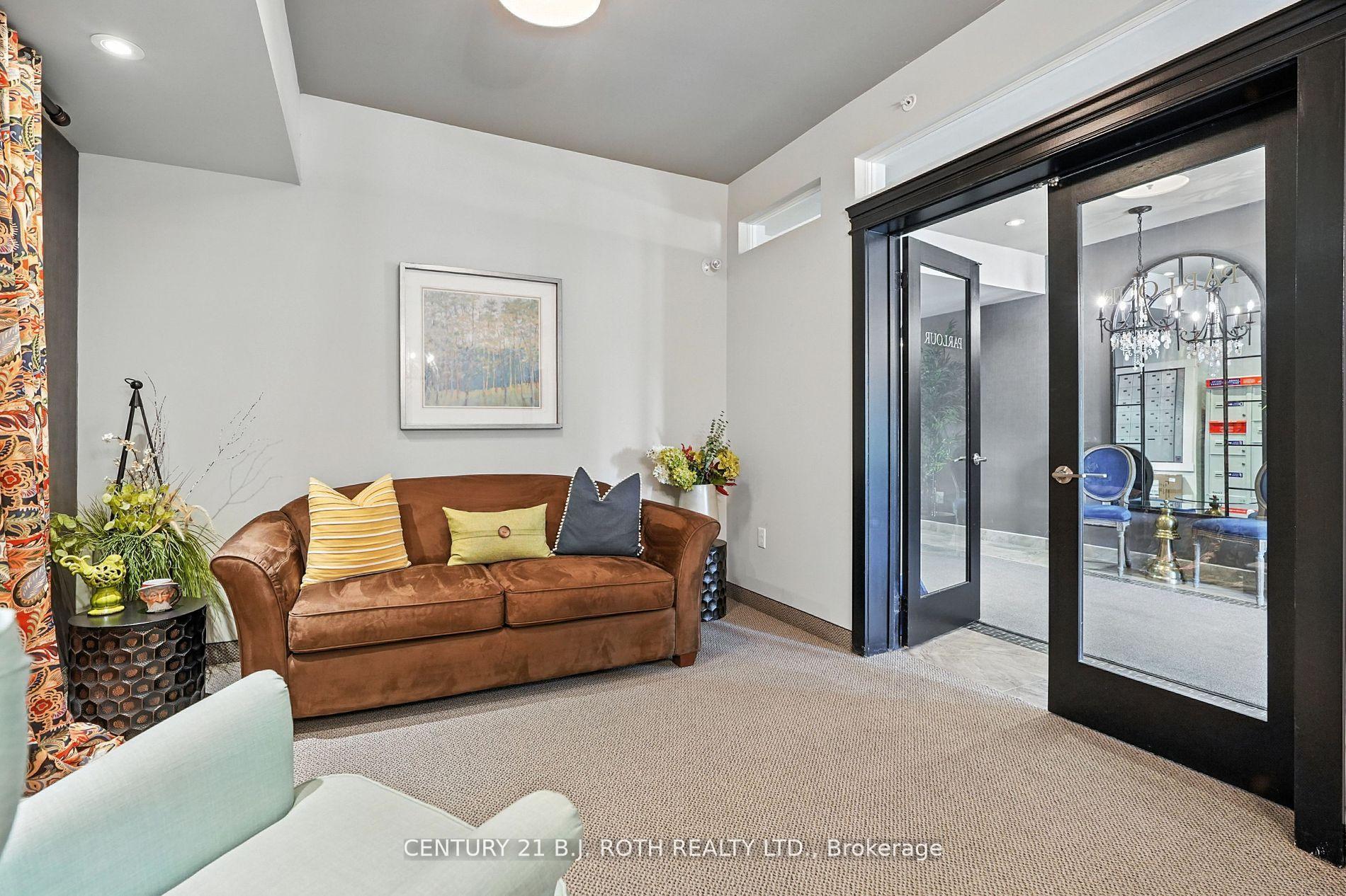 5 Greenwich Street 207
