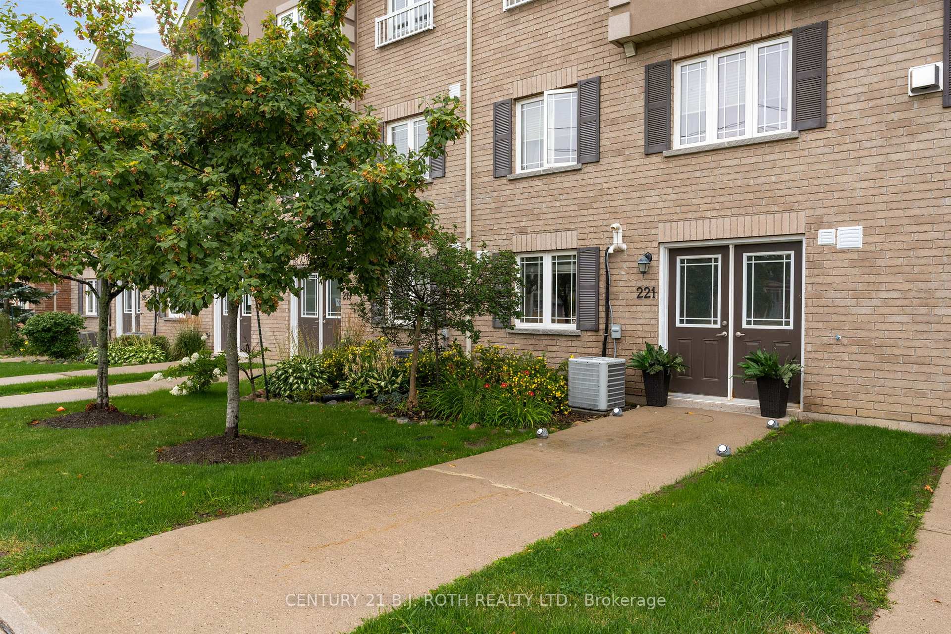 221 Harvie Road