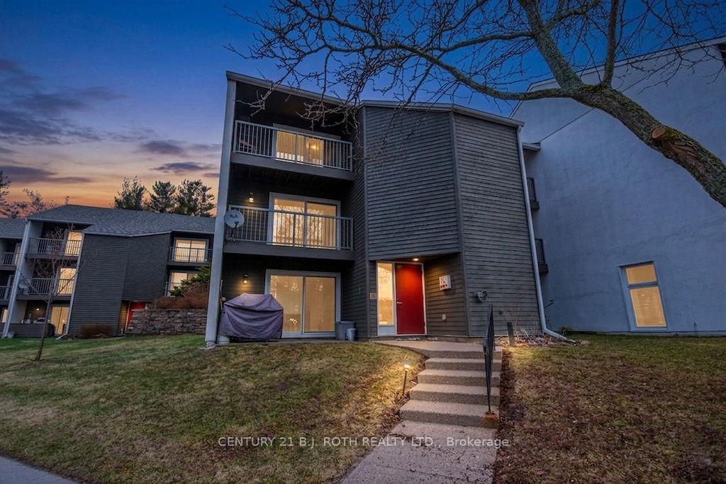 1102 Horseshoe Valley Road 219