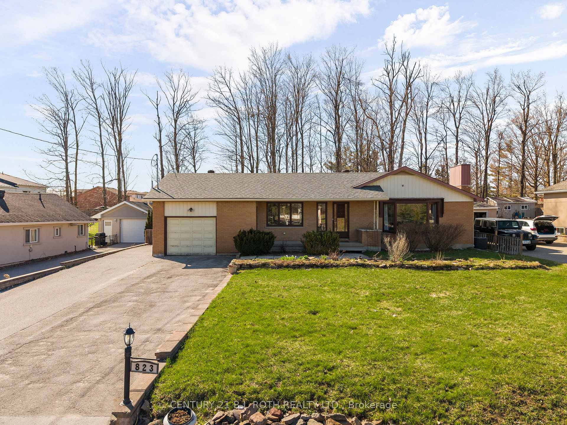 823 Essa Road