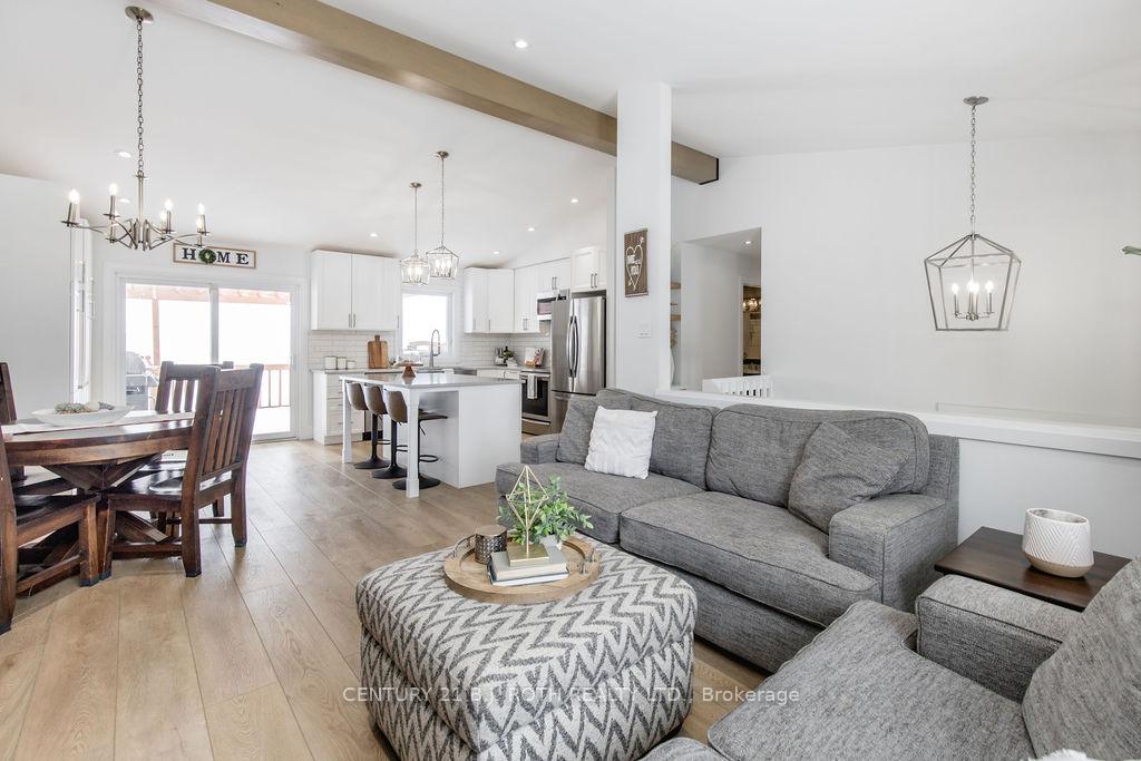 15 Sugarbush Road