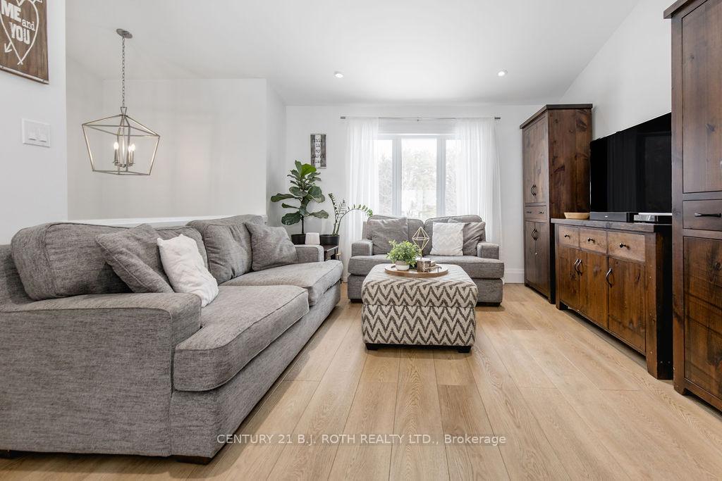 15 Sugarbush Road