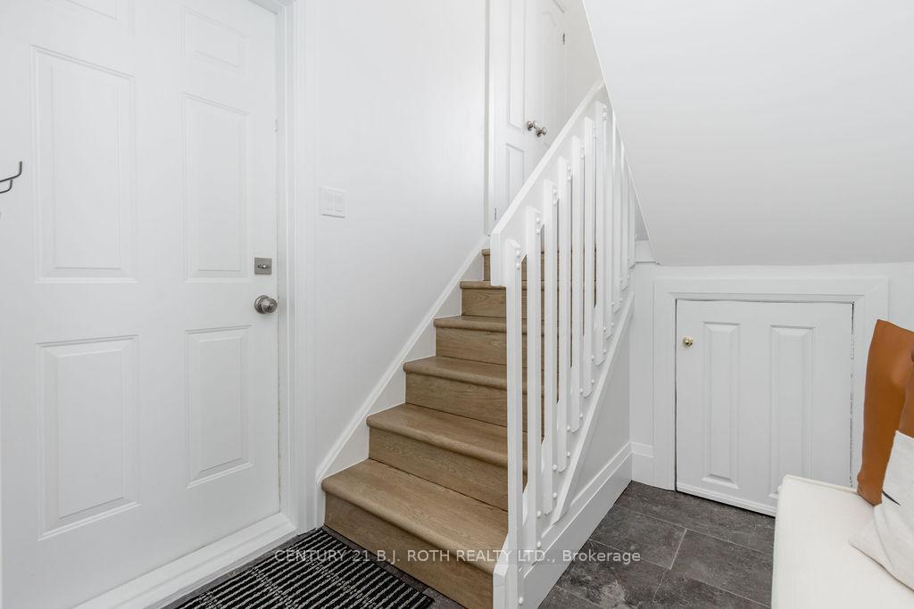 15 Sugarbush Road