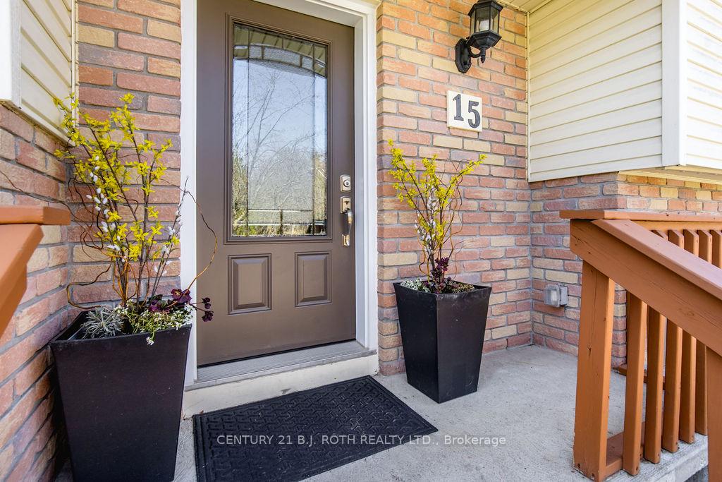 15 Sugarbush Road