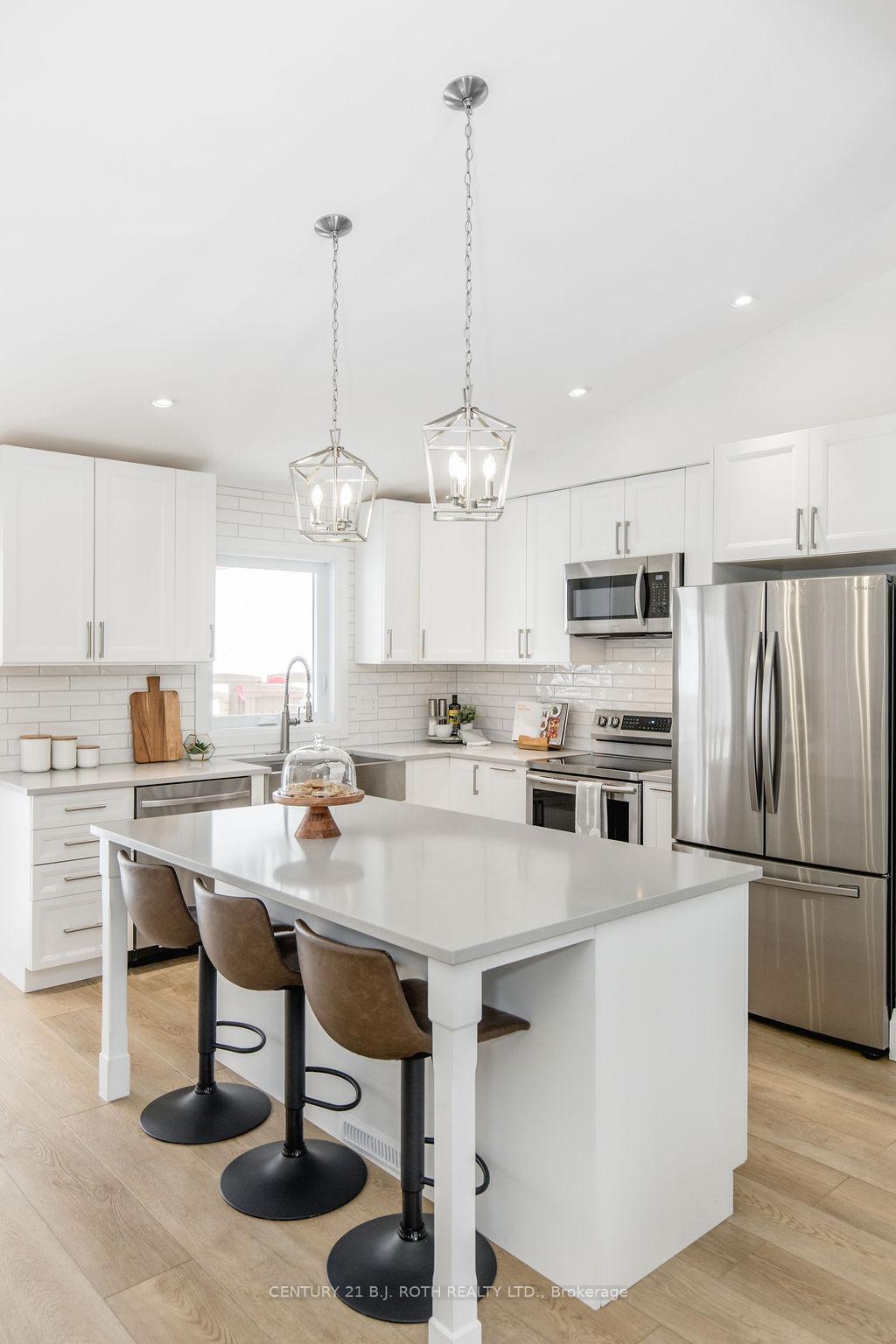 15 Sugarbush Road
