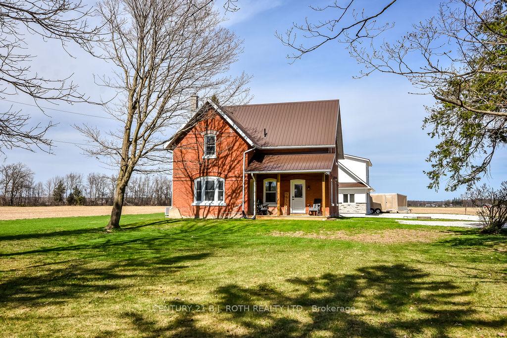 1153 Glengarry Landing Road S