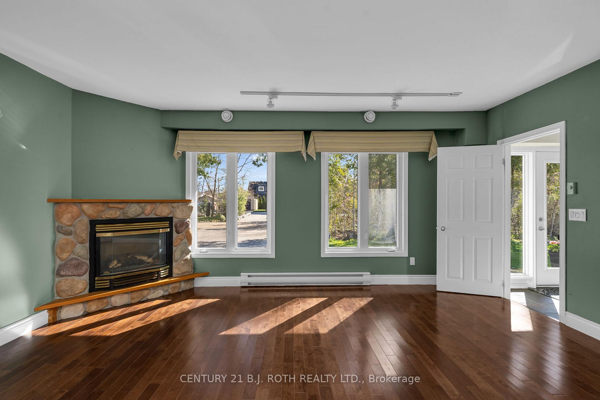 49 Lakeshore Road
