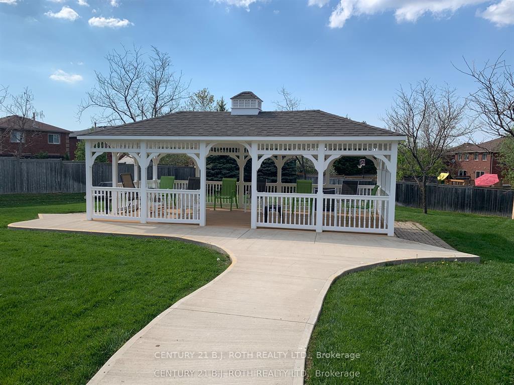 500 Mapleview Drive W 203