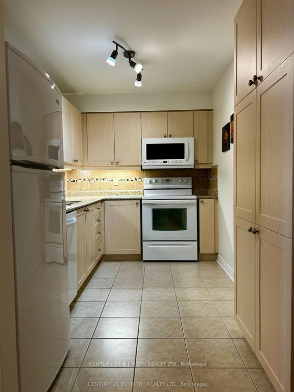 500 Mapleview Drive W 203