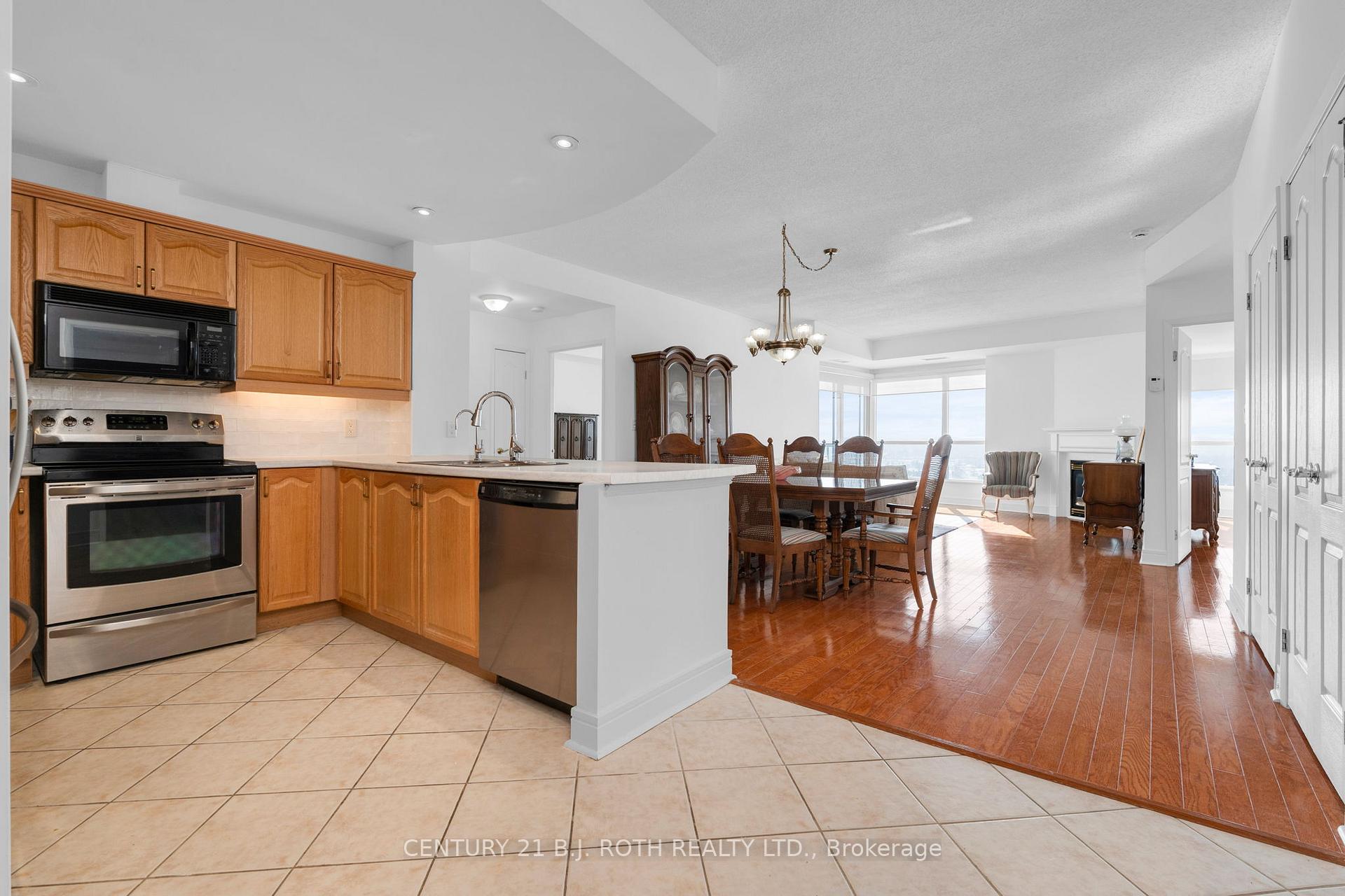 2 Toronto Street 1402