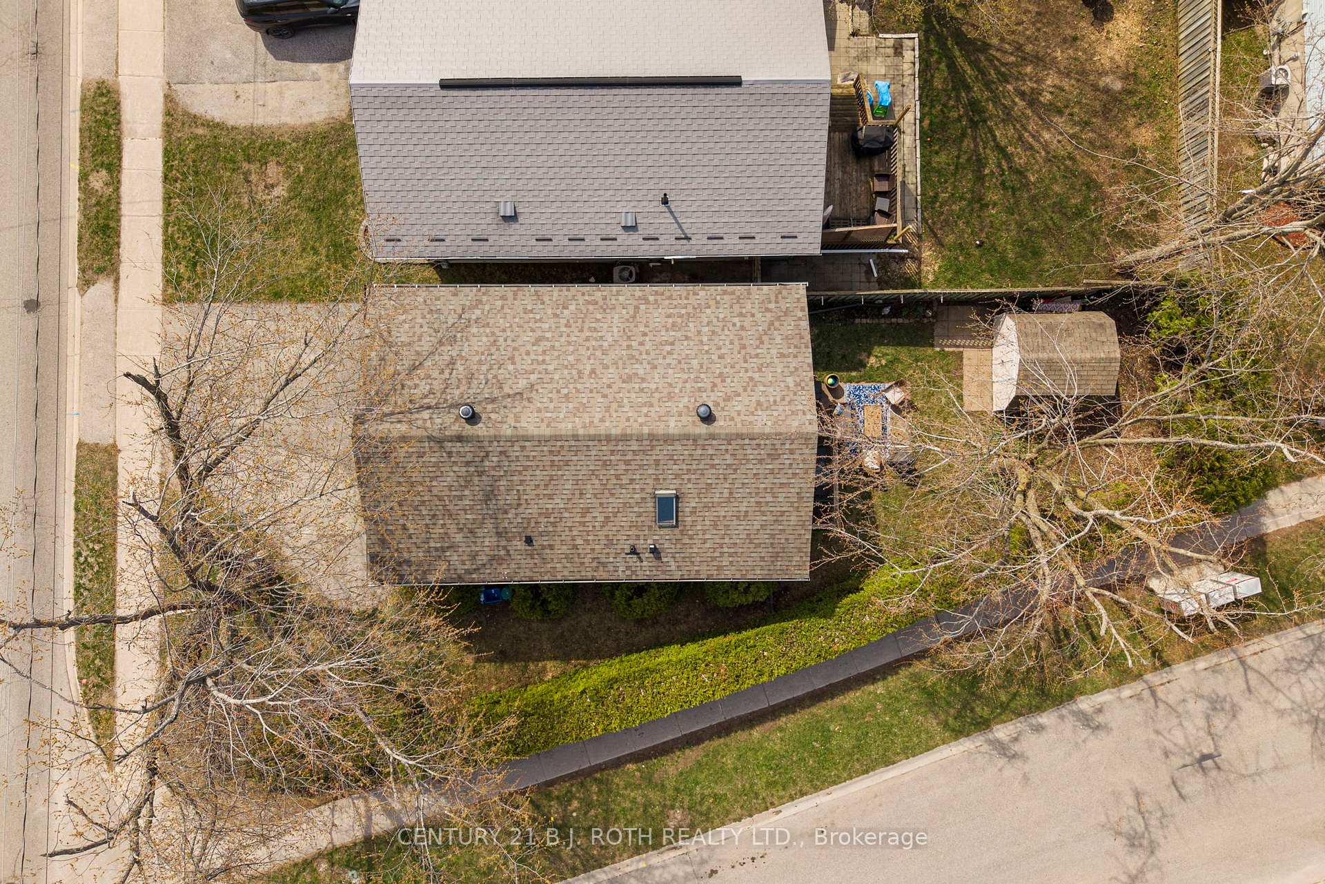 197 Westmount Drive S