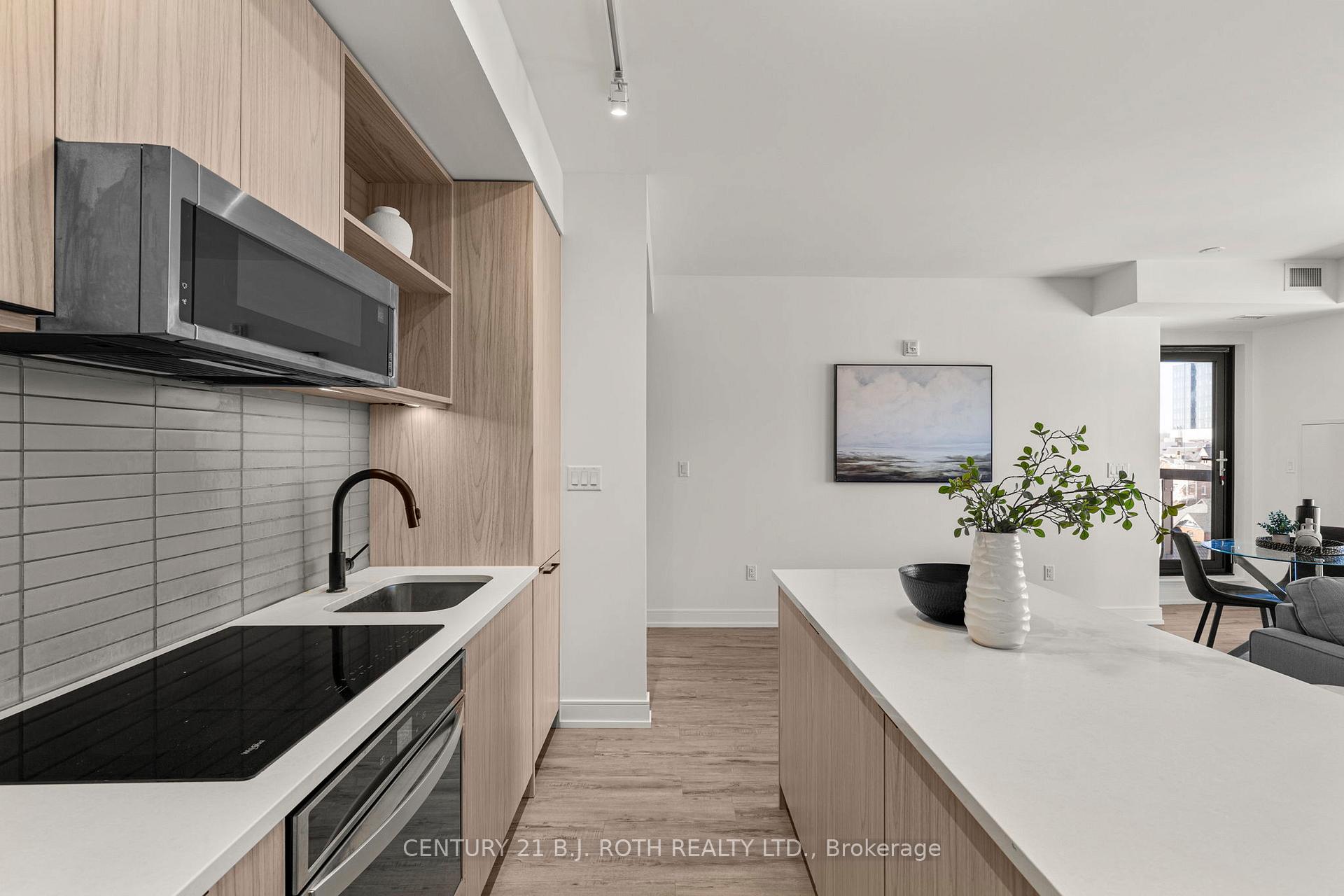185 dunlop Street E 715