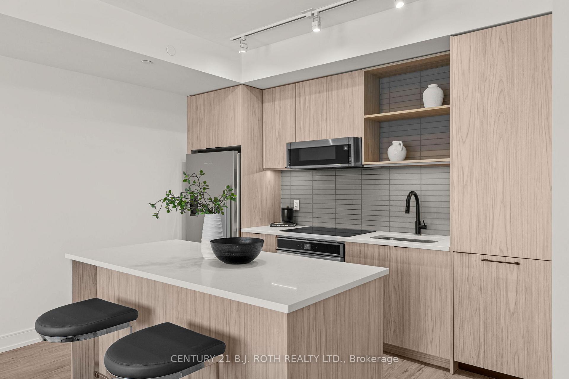 185 dunlop Street E 715