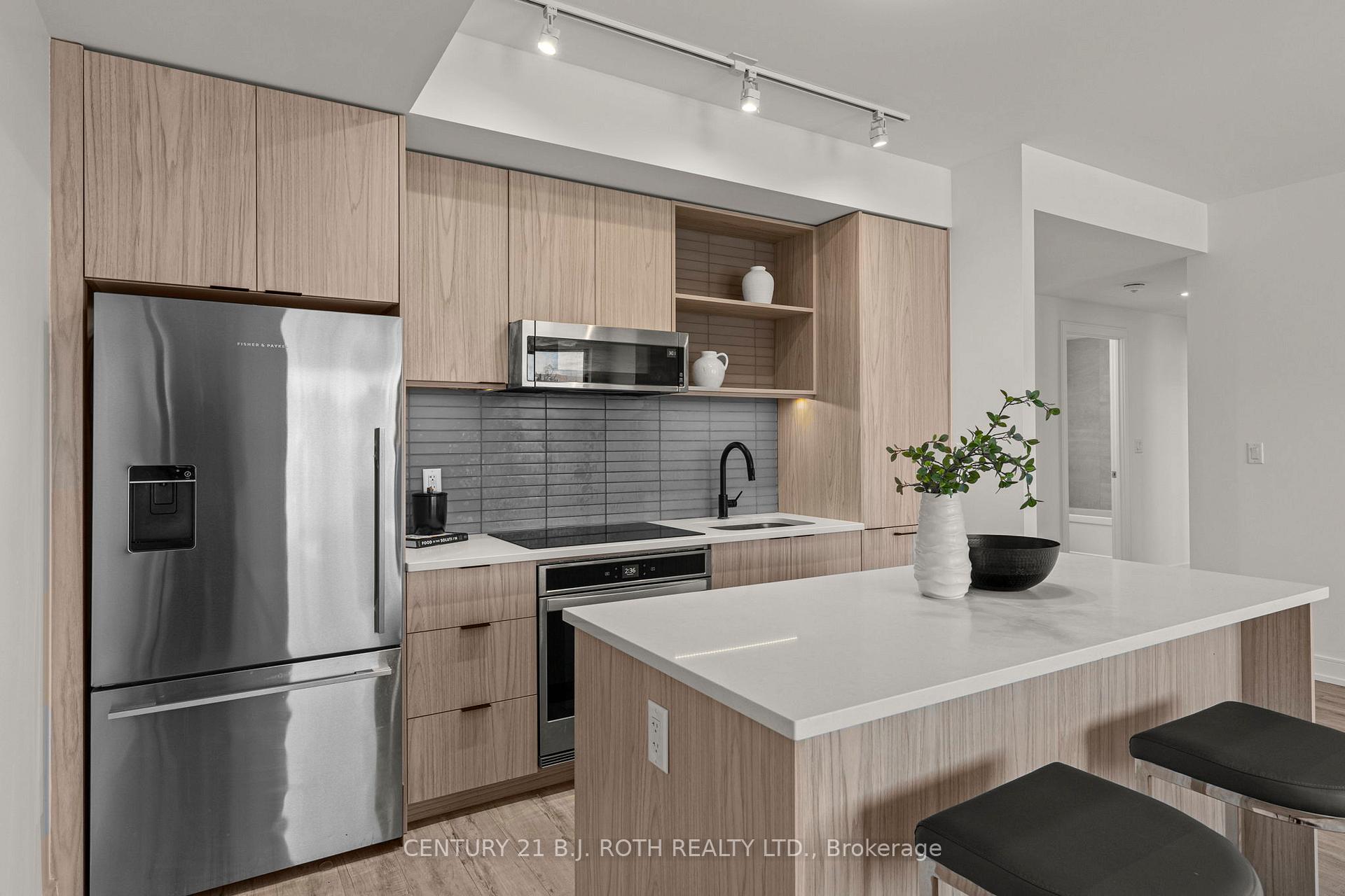 185 dunlop Street E 715