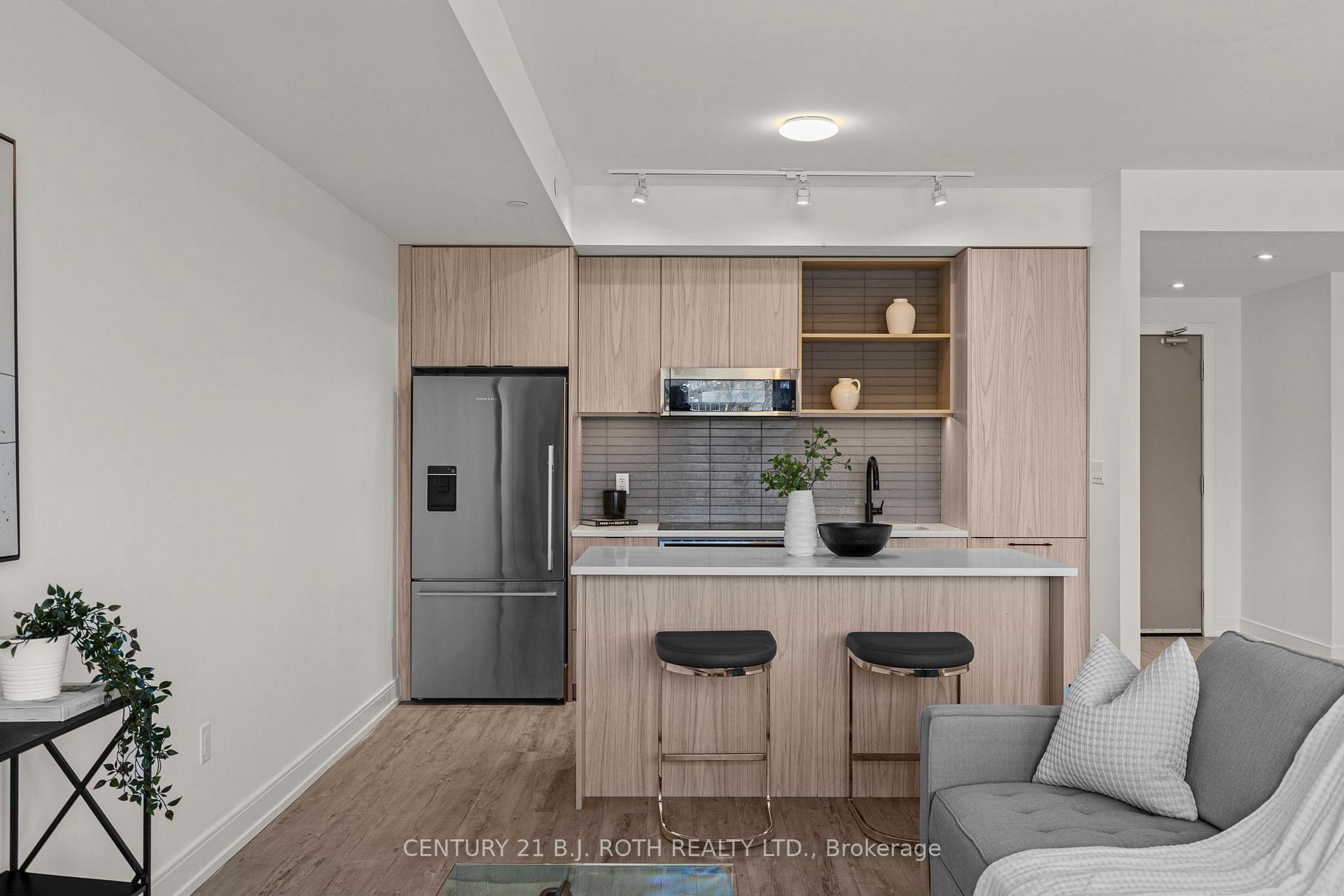 185 dunlop Street E 715