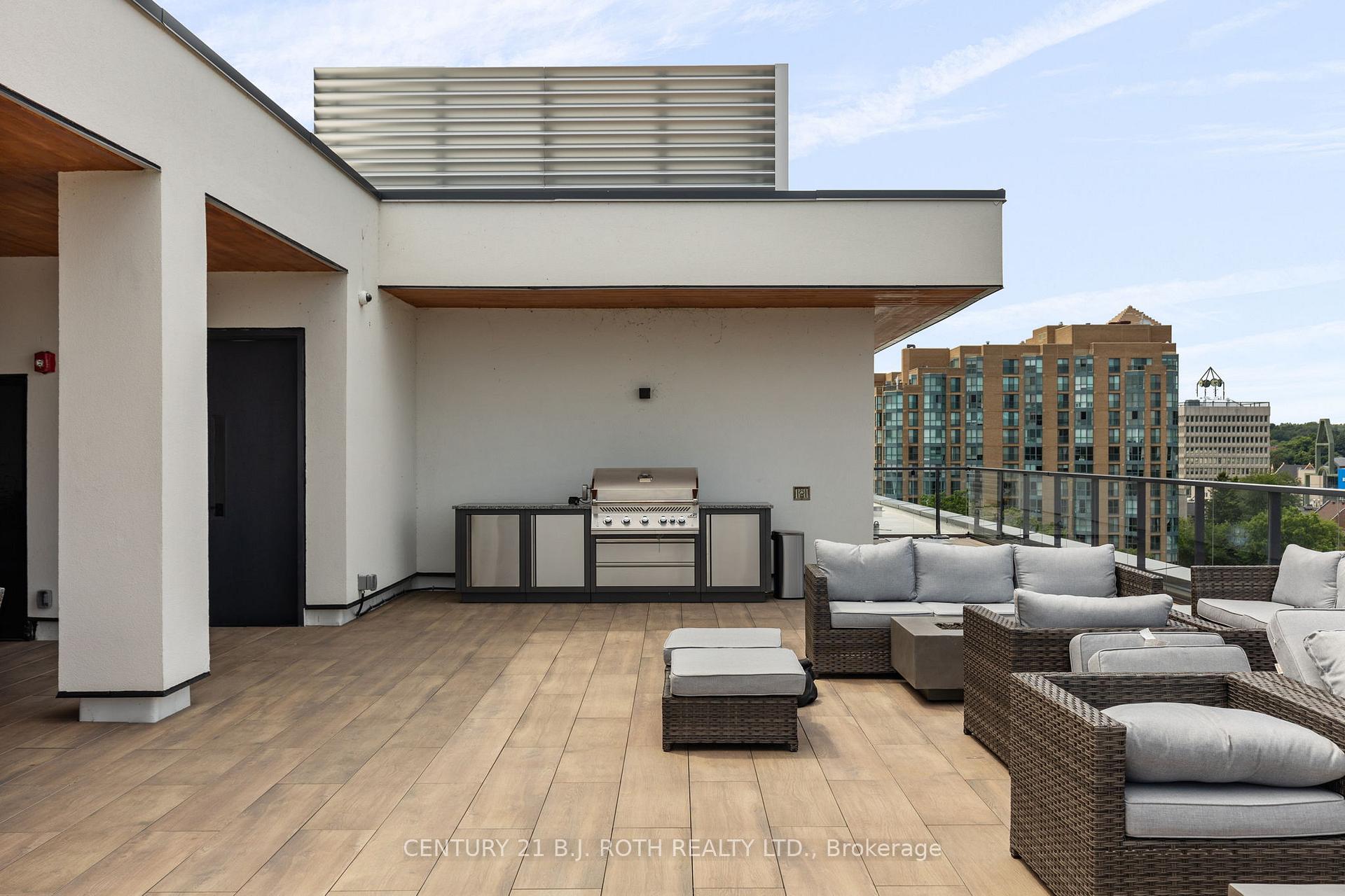 185 dunlop Street E 715