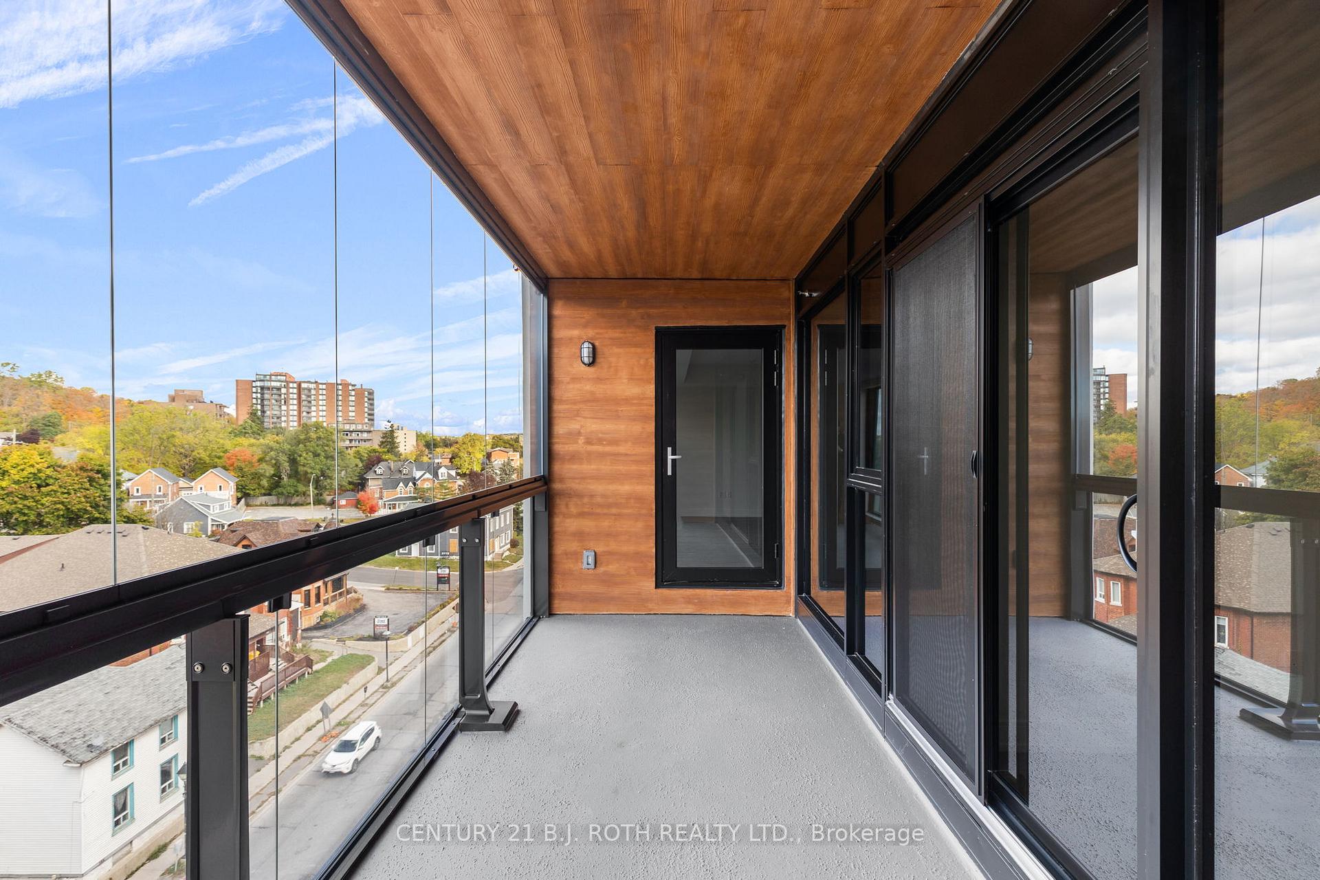 185 dunlop Street E 715