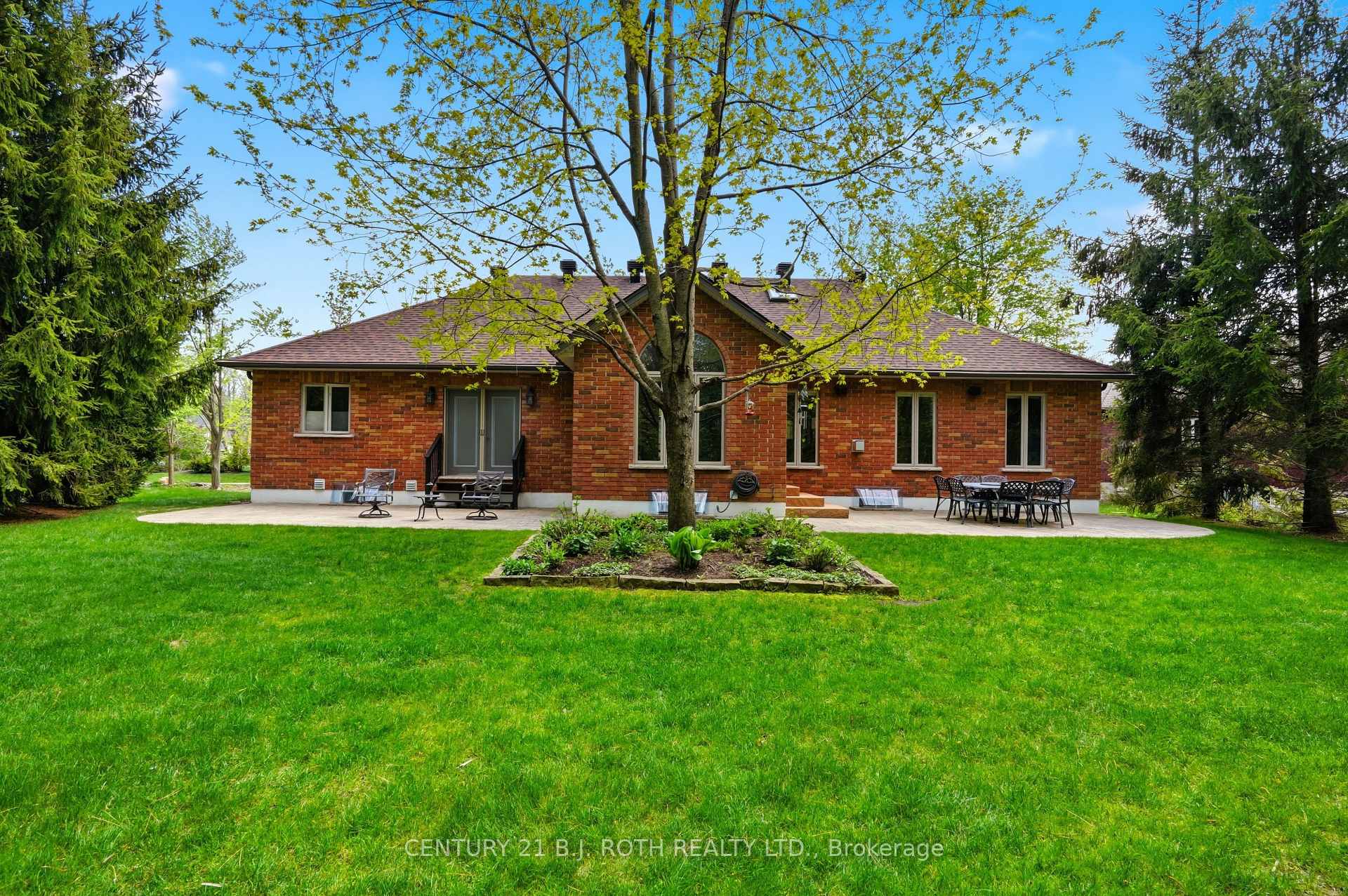 6 Lloyd Cook Drive E
