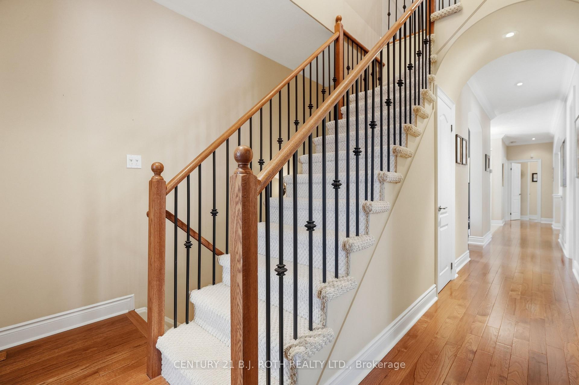 6 Lloyd Cook Drive E