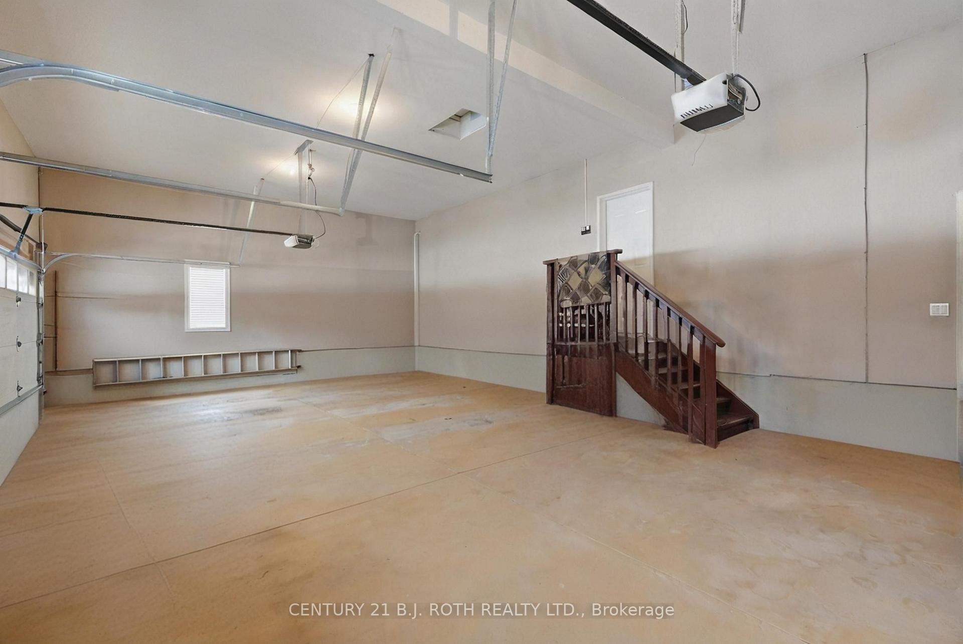 6 Lloyd Cook Drive E