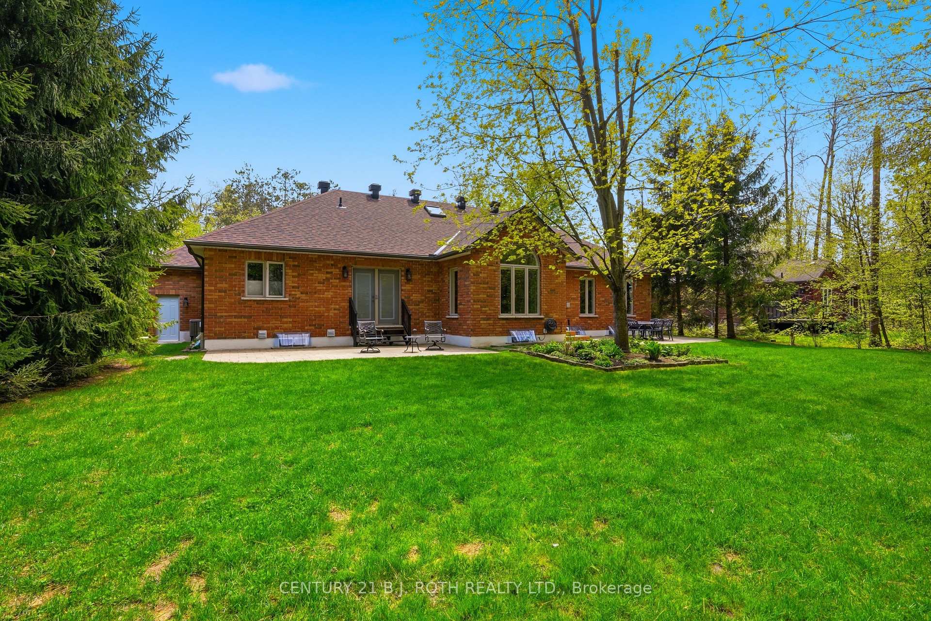 6 Lloyd Cook Drive E