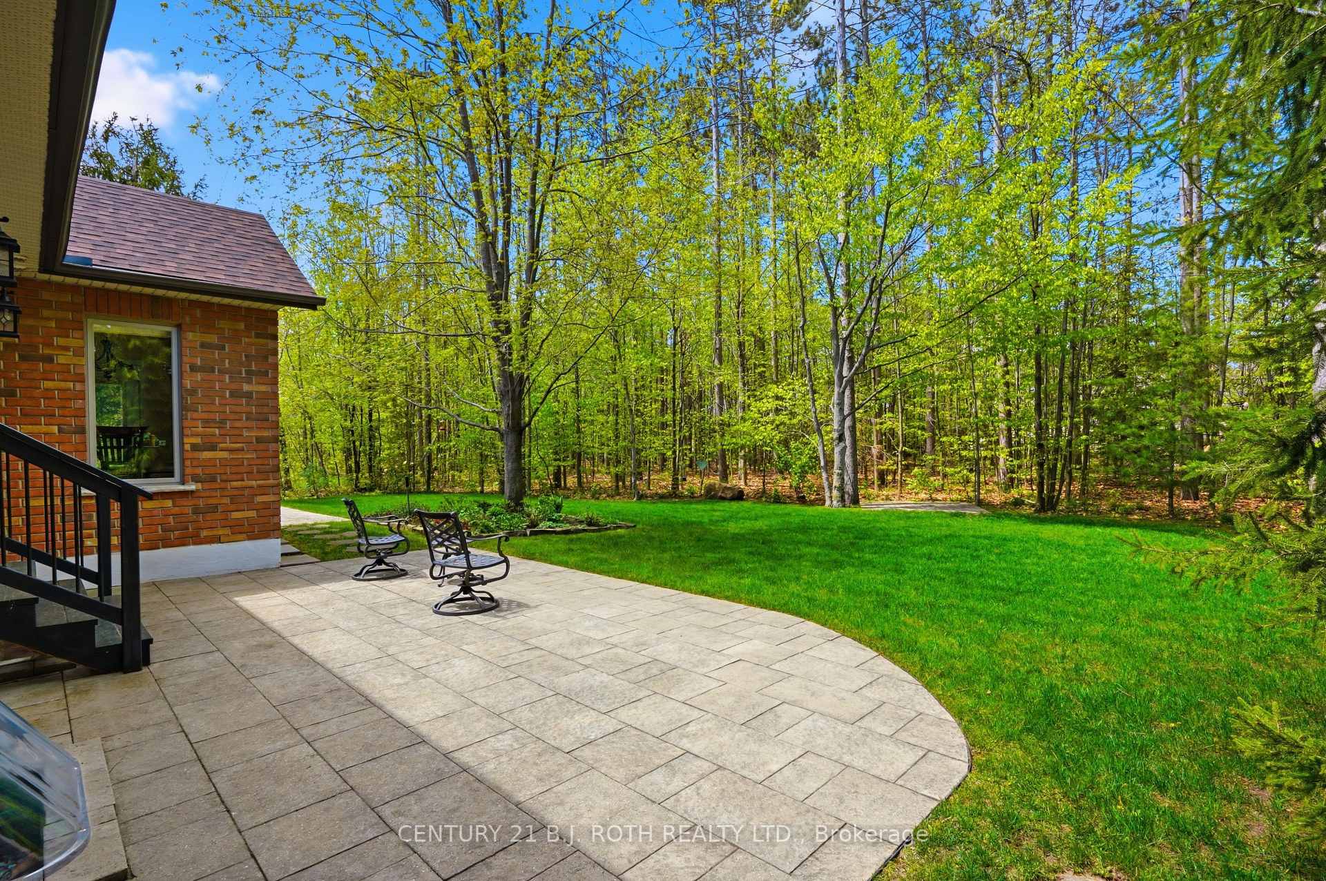 6 Lloyd Cook Drive E