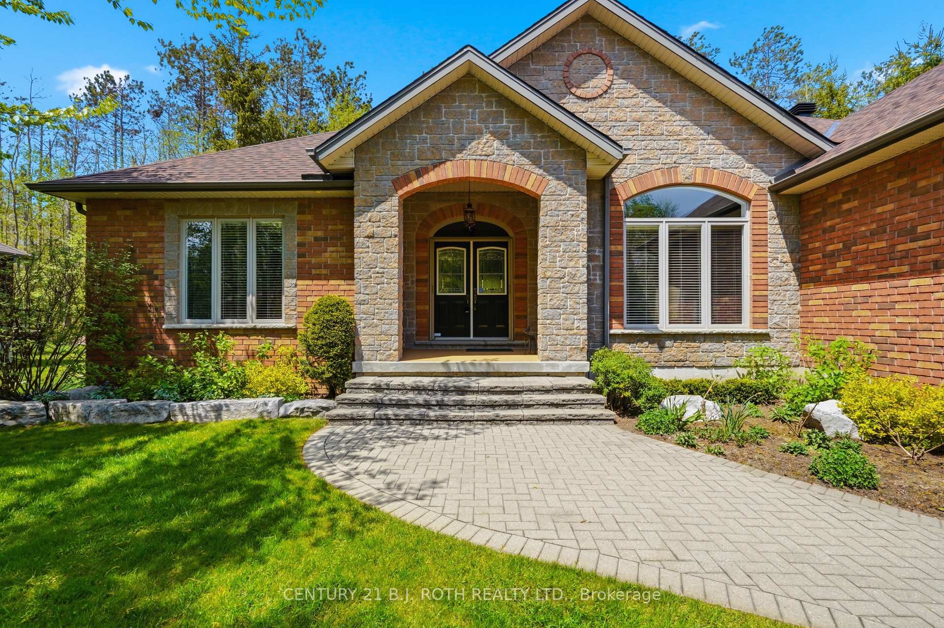 6 Lloyd Cook Drive E