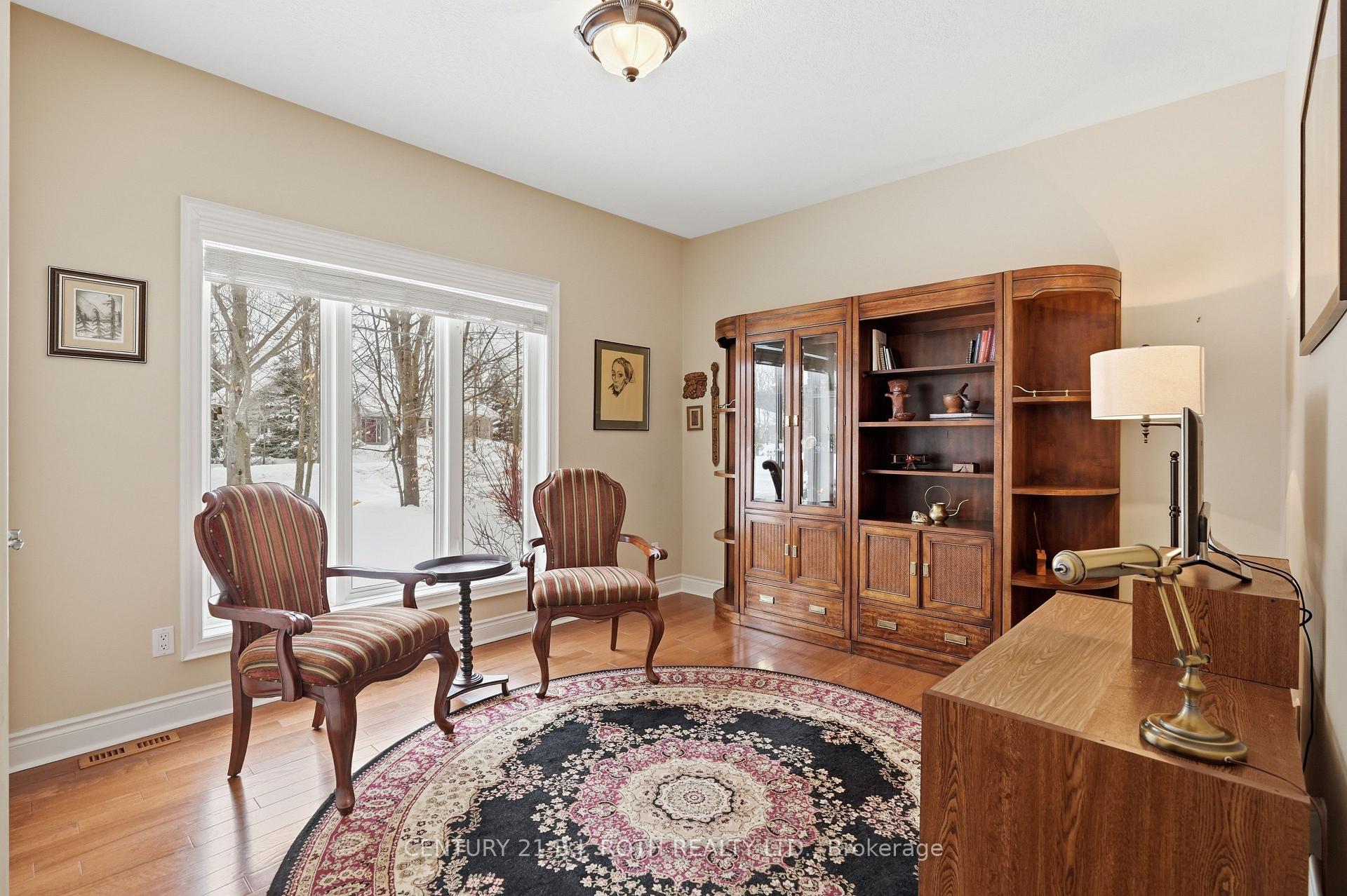 6 Lloyd Cook Drive E