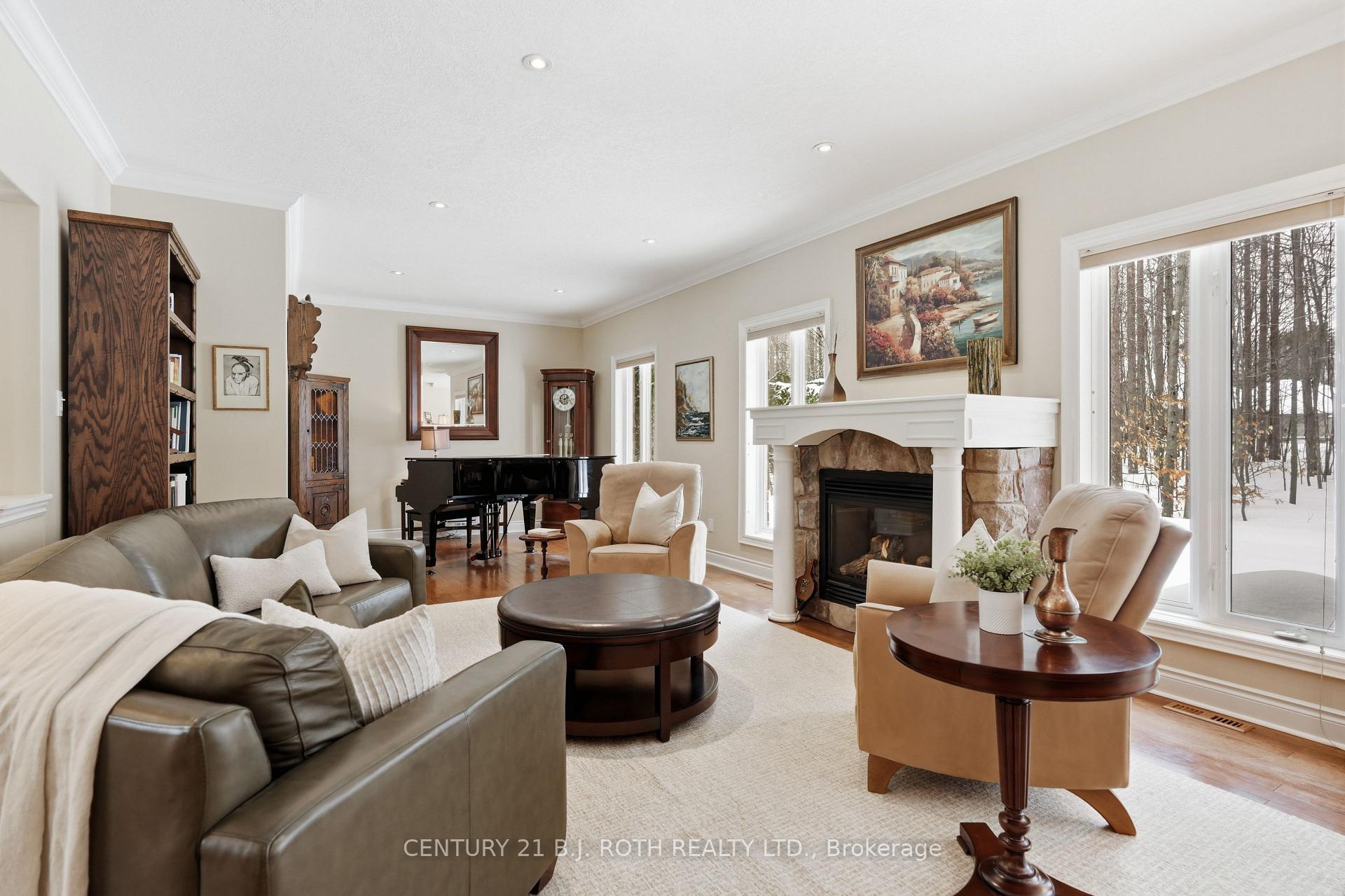 6 Lloyd Cook Drive E