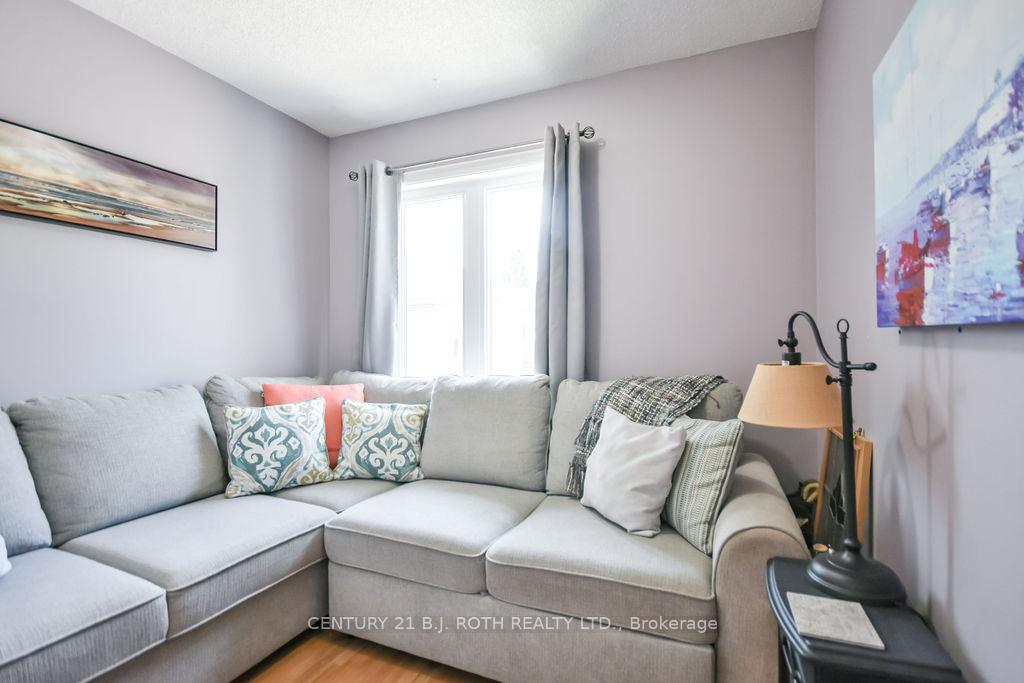 492 Laclie Street 10