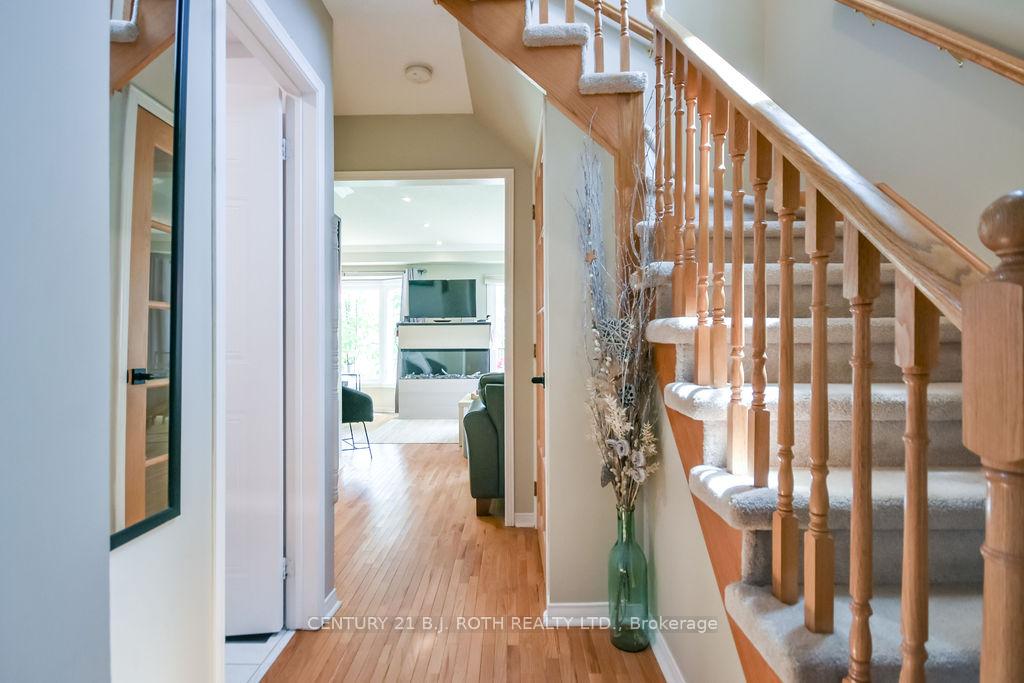 492 Laclie Street 10