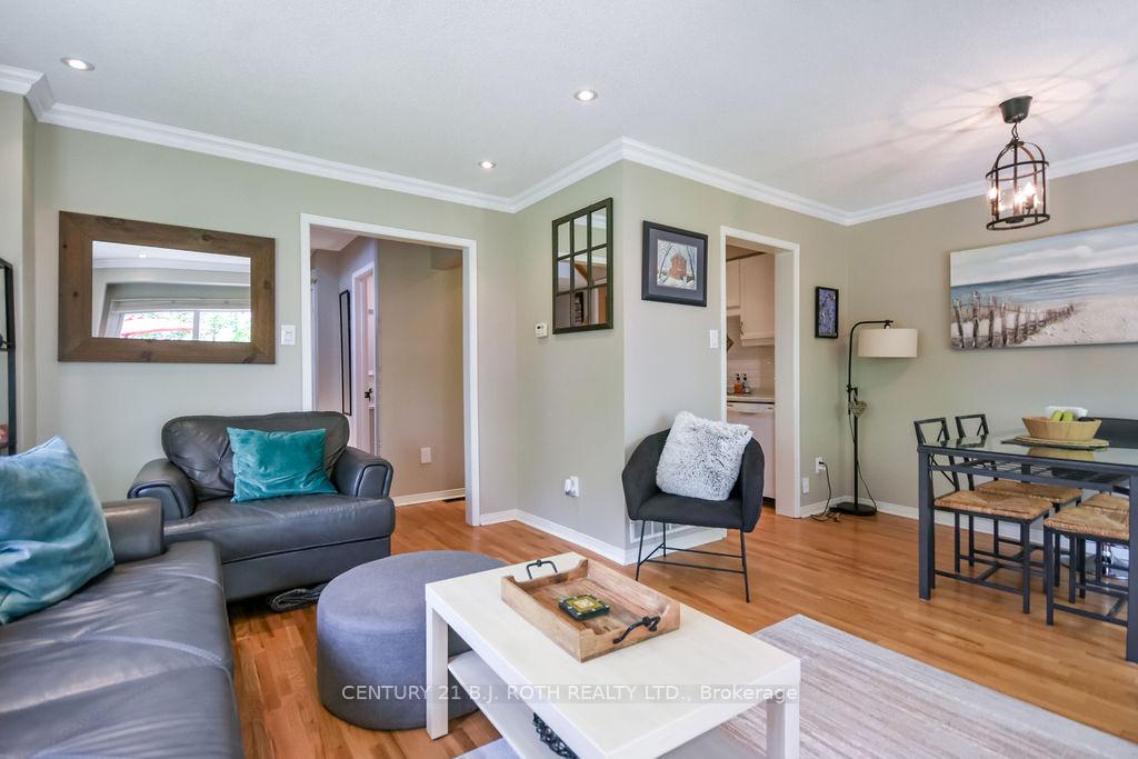 492 Laclie Street 10