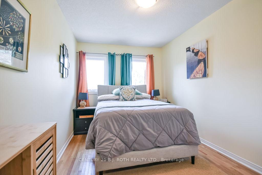 492 Laclie Street 10