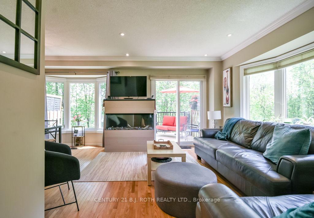 492 Laclie Street 10
