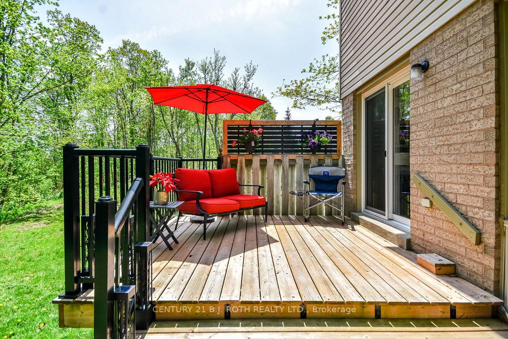 492 Laclie Street 10