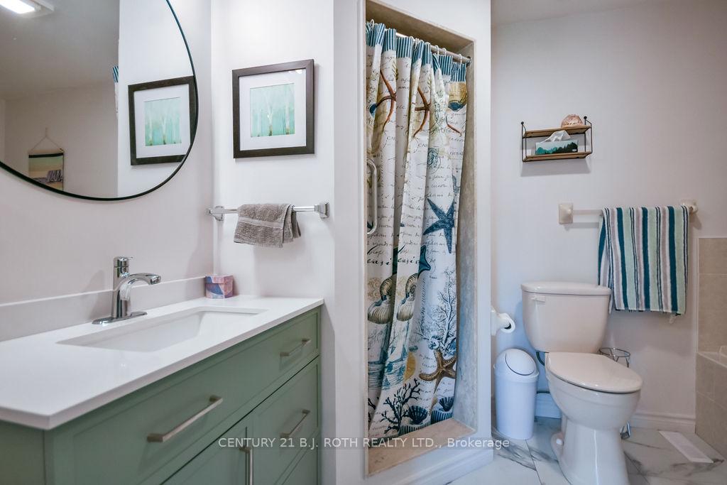 492 Laclie Street 10