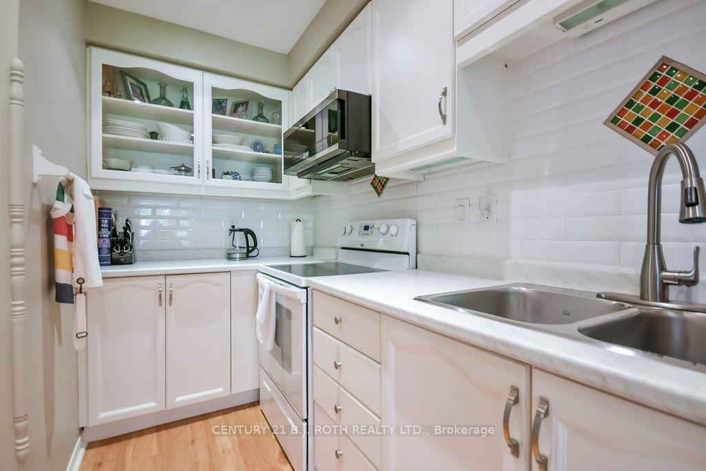 492 Laclie Street 10