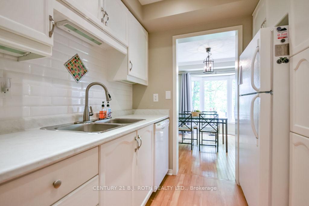 492 Laclie Street 10