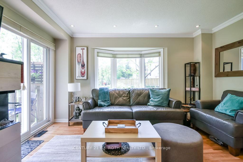 492 Laclie Street 10
