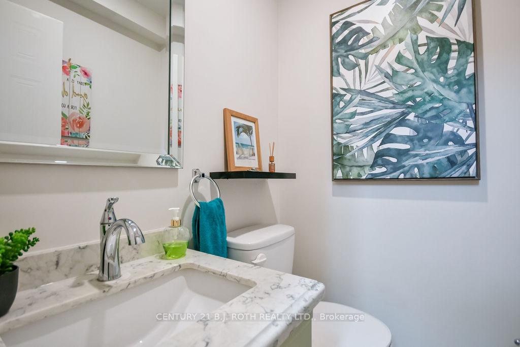 492 Laclie Street 10