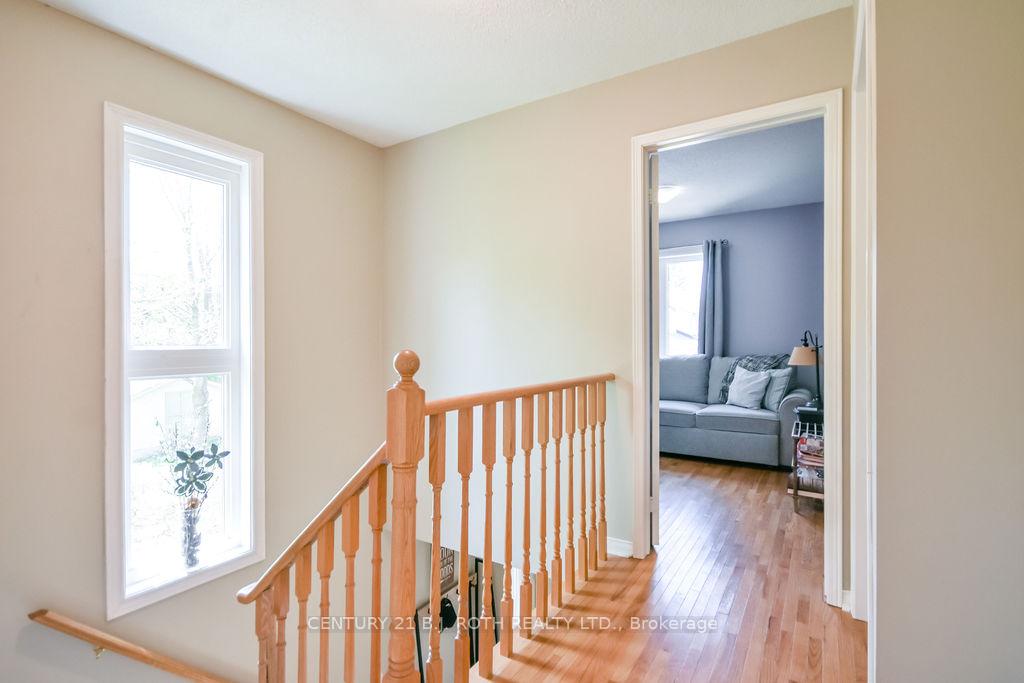 492 Laclie Street 10