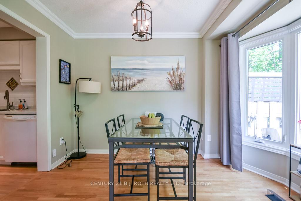 492 Laclie Street 10