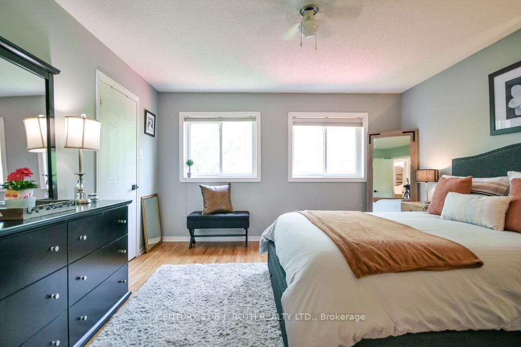 492 Laclie Street 10