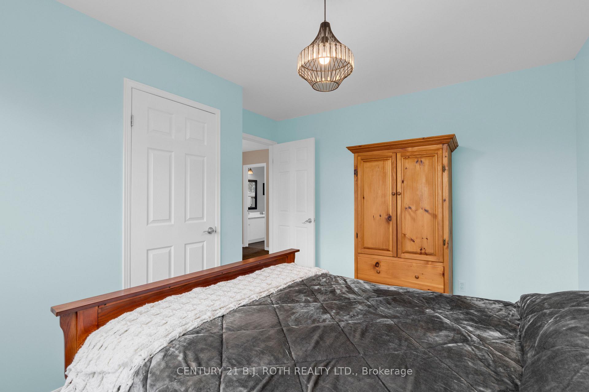 37 Laurentian Lane