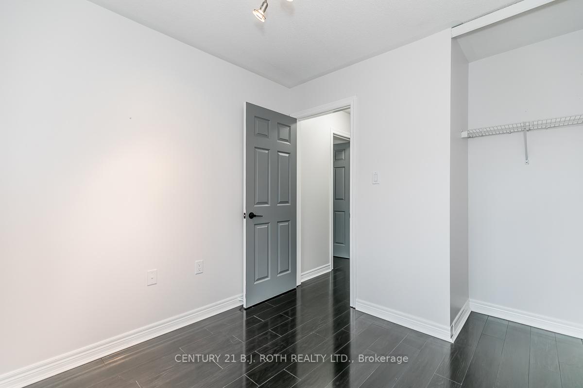 430 Mapleview Drive E 18