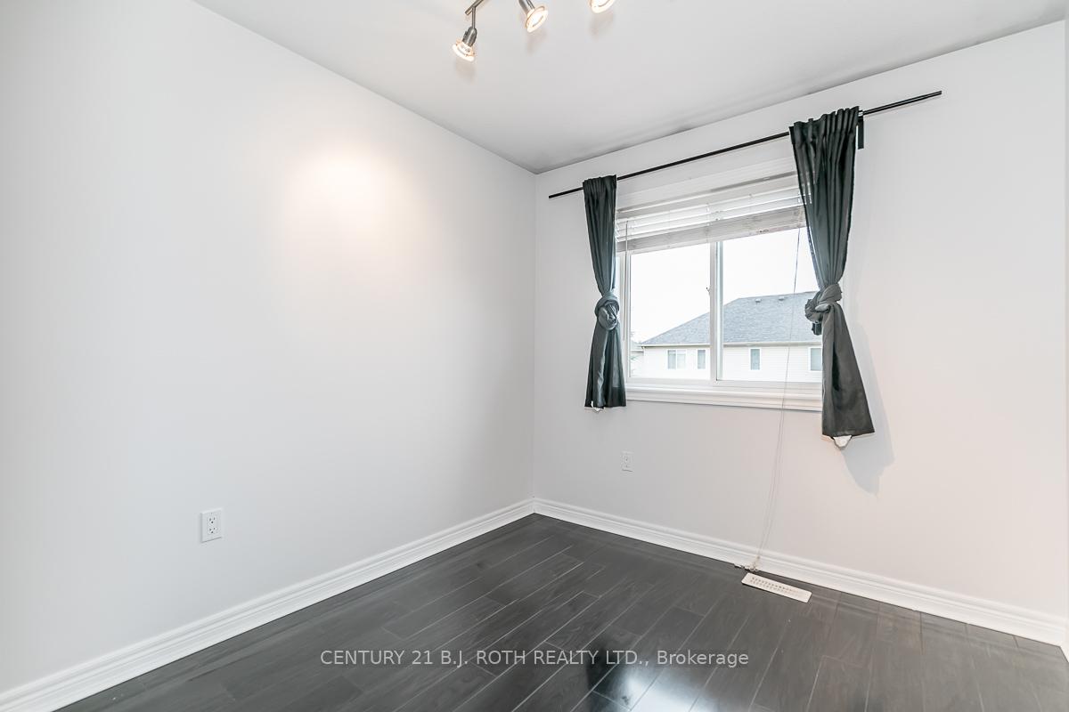 430 Mapleview Drive E 18