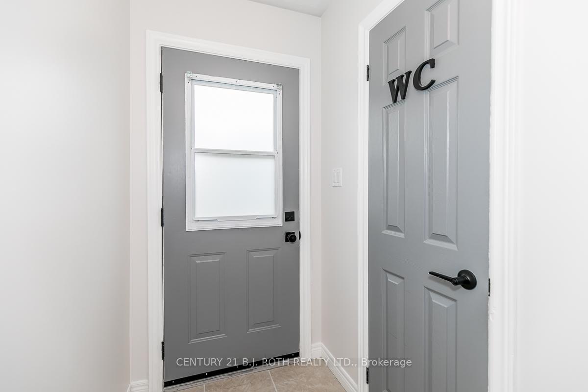 430 Mapleview Drive E 18