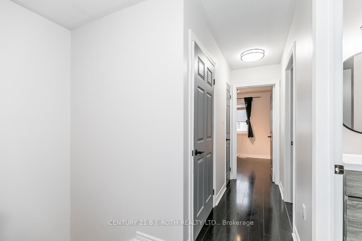 430 Mapleview Drive E 18